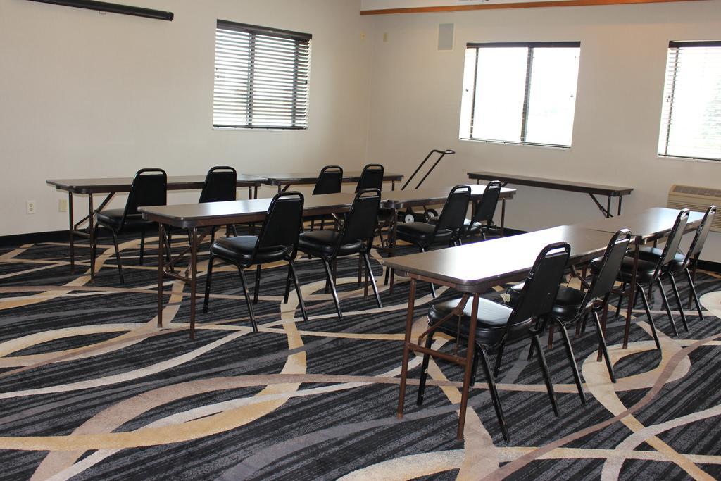 Days Inn By Wyndham Watertown Εξωτερικό φωτογραφία