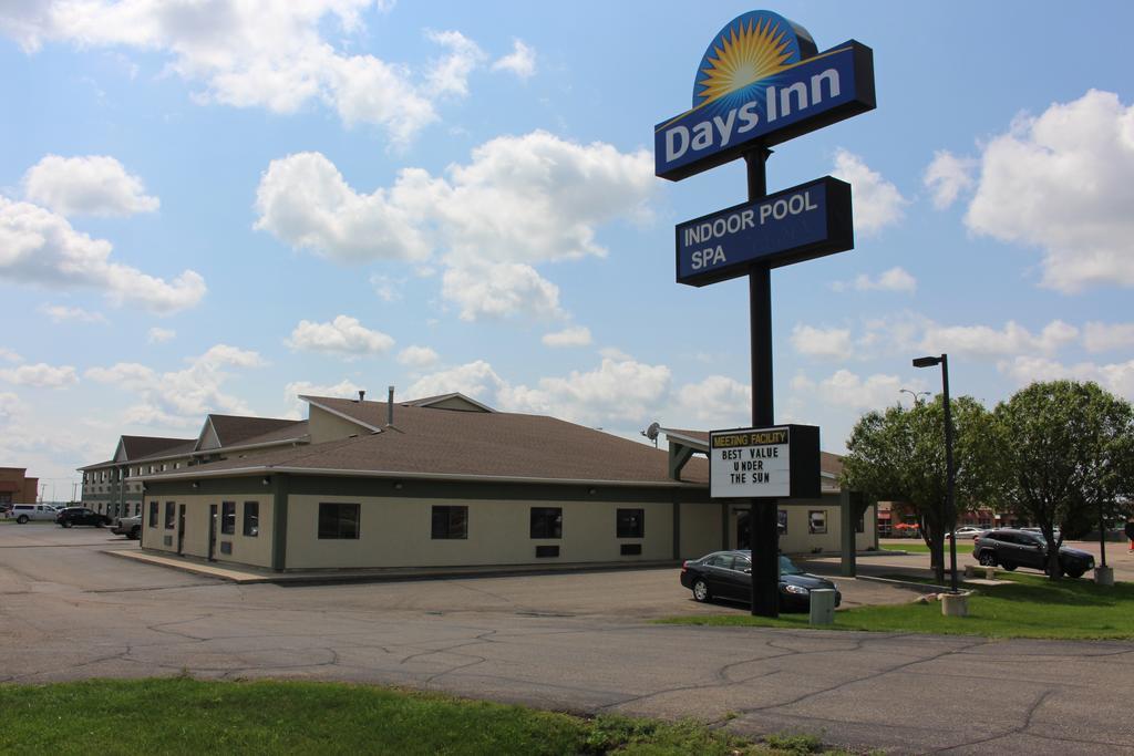 Days Inn By Wyndham Watertown Εξωτερικό φωτογραφία