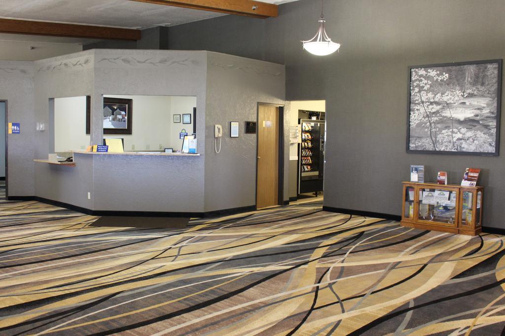 Days Inn By Wyndham Watertown Εξωτερικό φωτογραφία