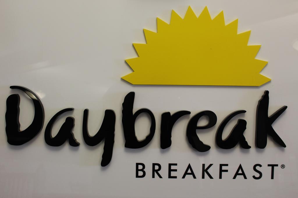 Days Inn By Wyndham Watertown Εξωτερικό φωτογραφία