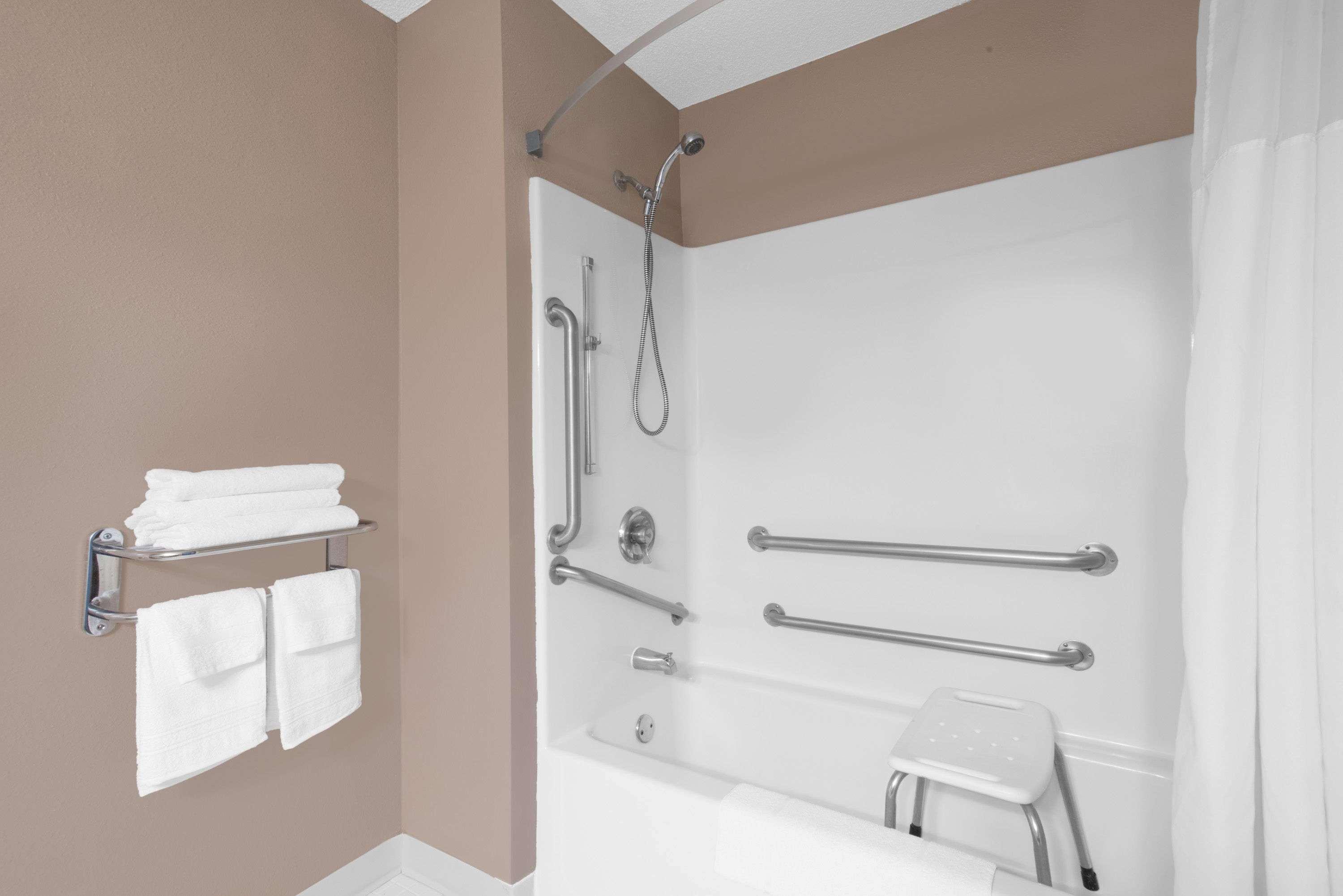 Days Inn By Wyndham Watertown Εξωτερικό φωτογραφία