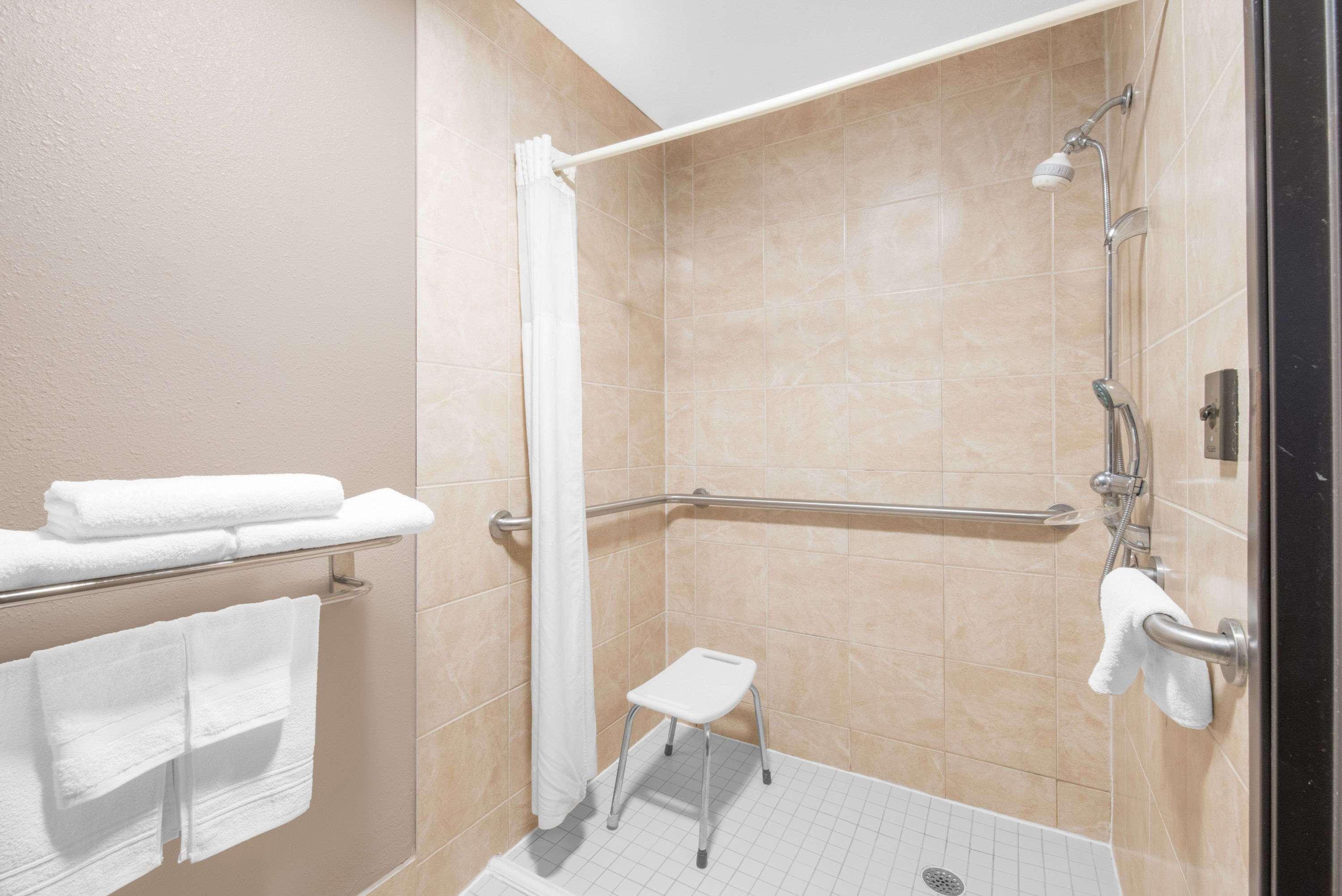 Days Inn By Wyndham Watertown Εξωτερικό φωτογραφία