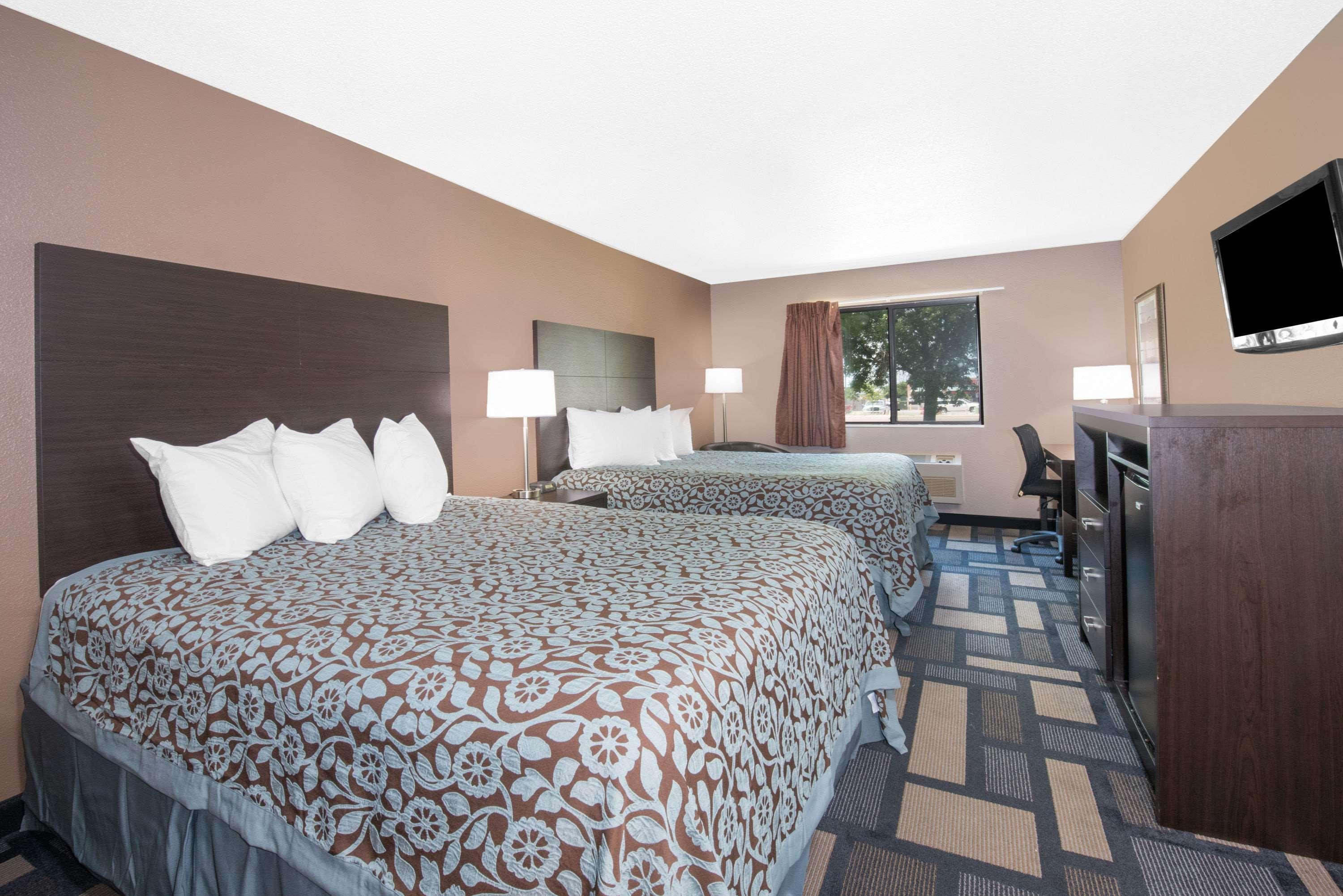 Days Inn By Wyndham Watertown Εξωτερικό φωτογραφία